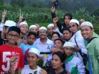 TADDABUR ALAM SANTRI Pesantren Yatim & Dhu'afa Cahaya Ahlussunnah Wal Jama’ah Alam Gunungsindur