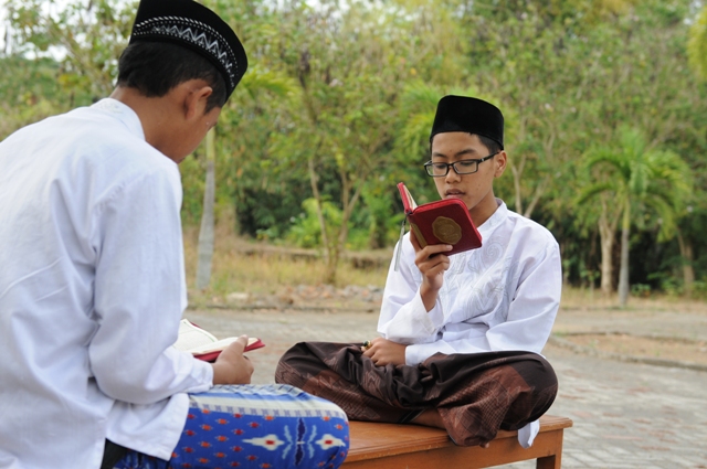 Pesantren Yatim & Dhu'afa Cahaya Ahlussunnah Wal Jama’ah Alam Gunungsindur